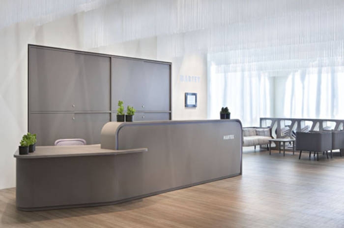 Nuova linea di arredi eleganti per reception. Banconi, desk reception di  design in Lombardia