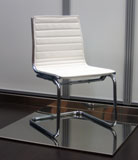 Sedia Light in pelle bianca